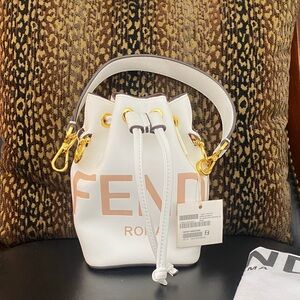 Beautiful Mini unbranded white and gold fashion bucket bag